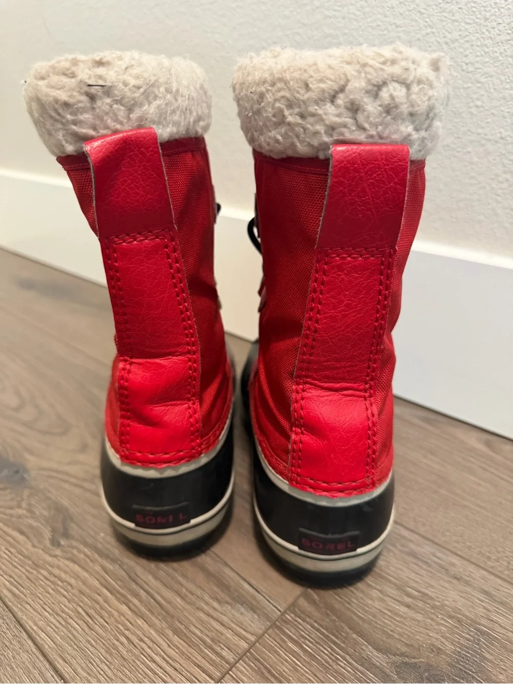 SOREL red and black snow boots waterproof with washable inserts size USA 5